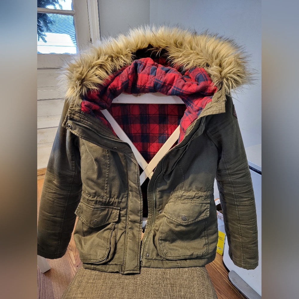 Army green, Medium, Hollister coat.